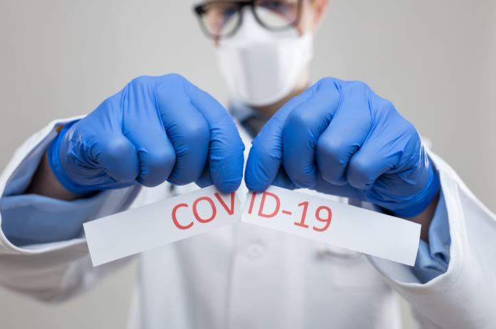 Эксперт рассказал о том, на что ориентируются при снятии ограничений из-за коронавируса